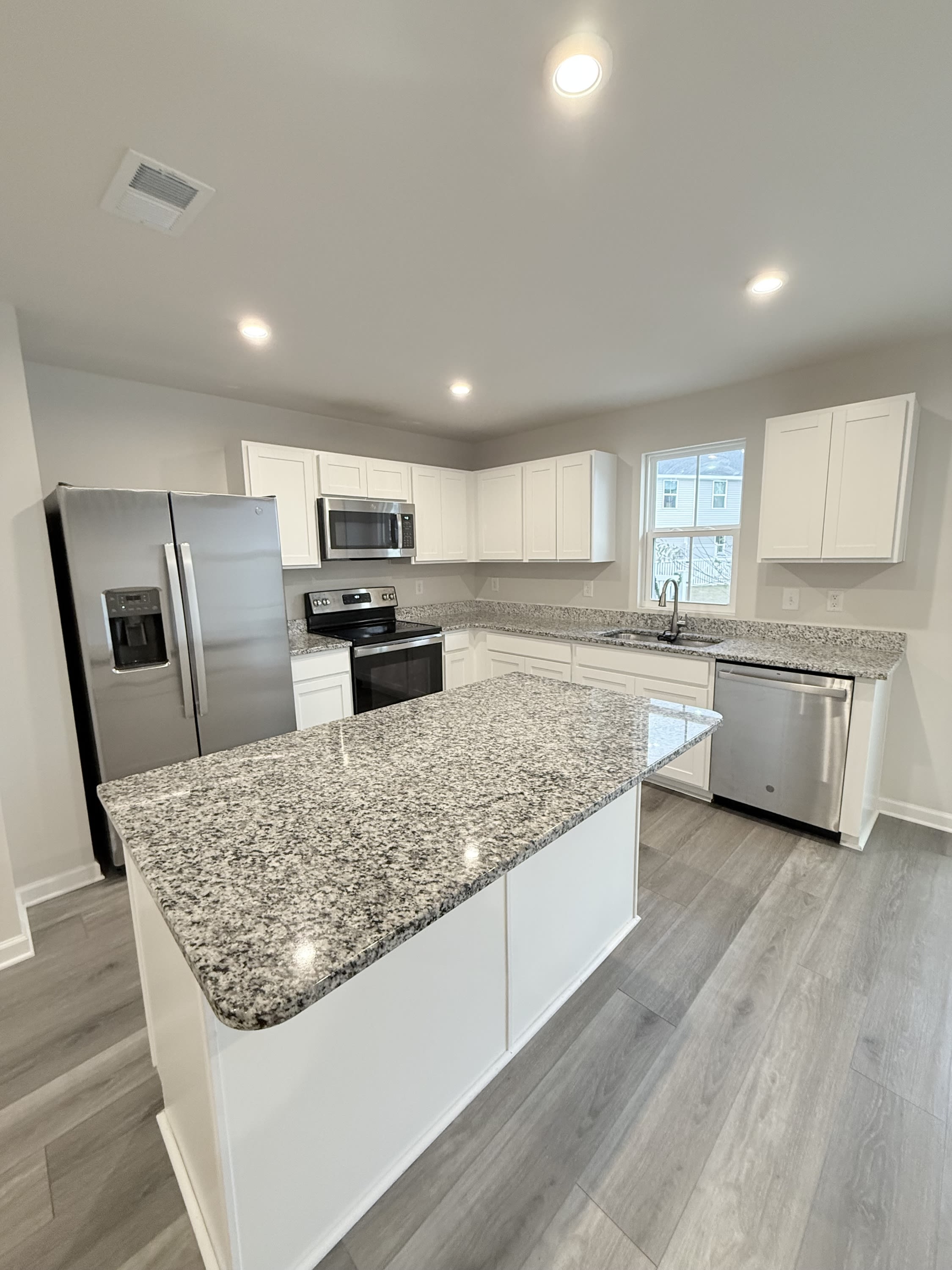 400 El Camino Drive – photo 1