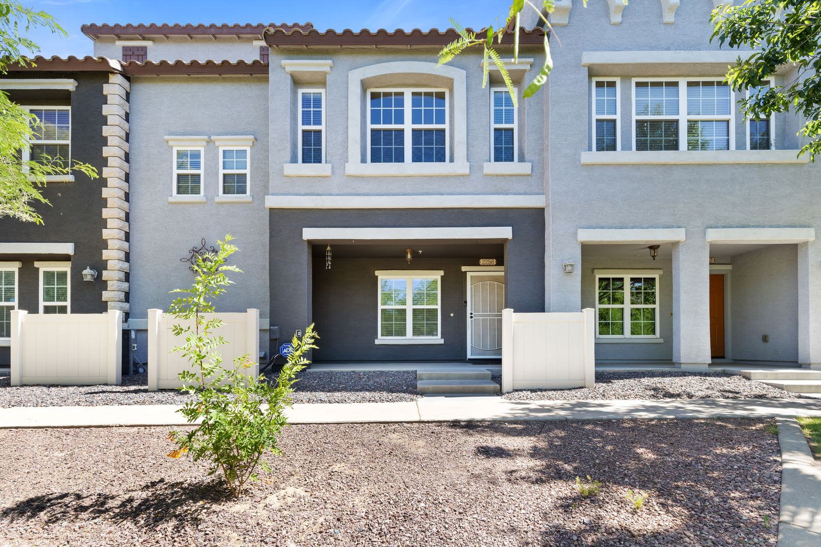 Cute one bedroom townhome! – photo 1