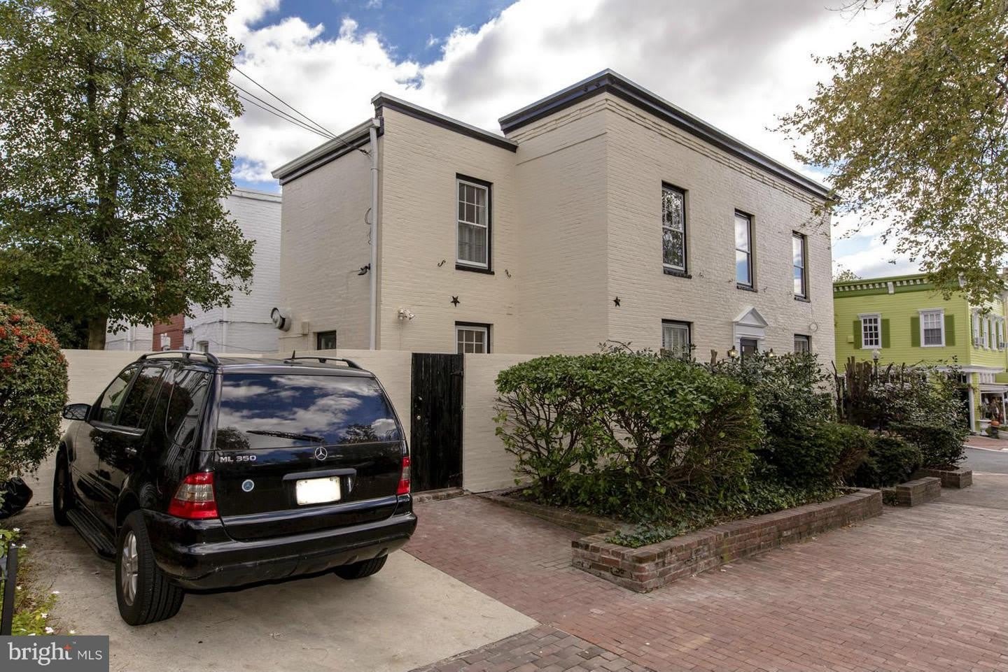 1401 35TH ST NW – photo 1