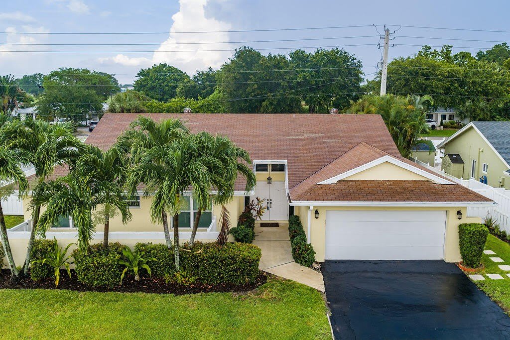 433 SW 27th Avenue – photo 1 of 51