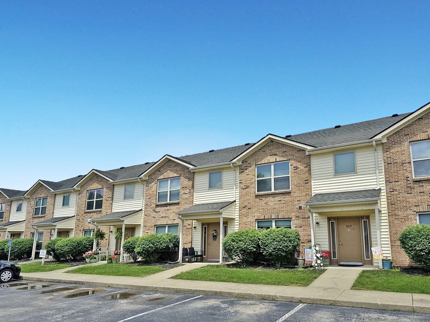 Minutes from Castle Schools*********Prime Location**********Newburgh Indiana 2 Bedroom 2 Bathroom – photo 1 of 26