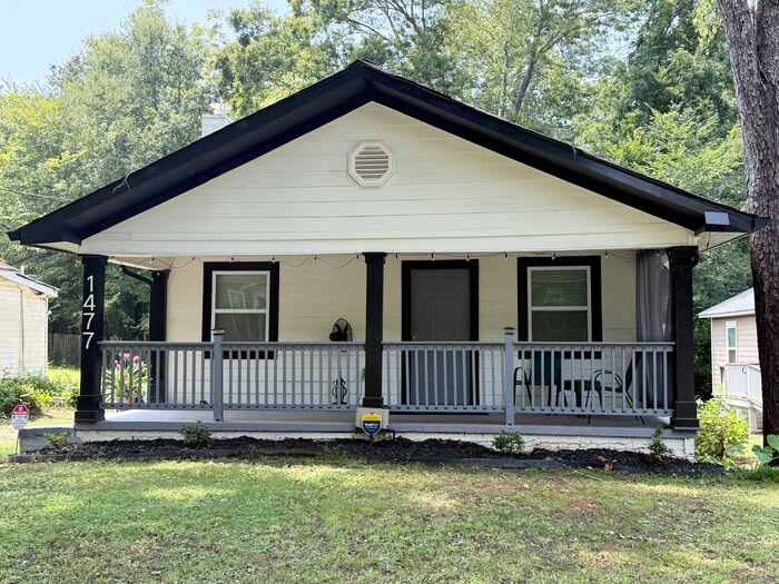 1477 Olive Street Southwest – photo 1