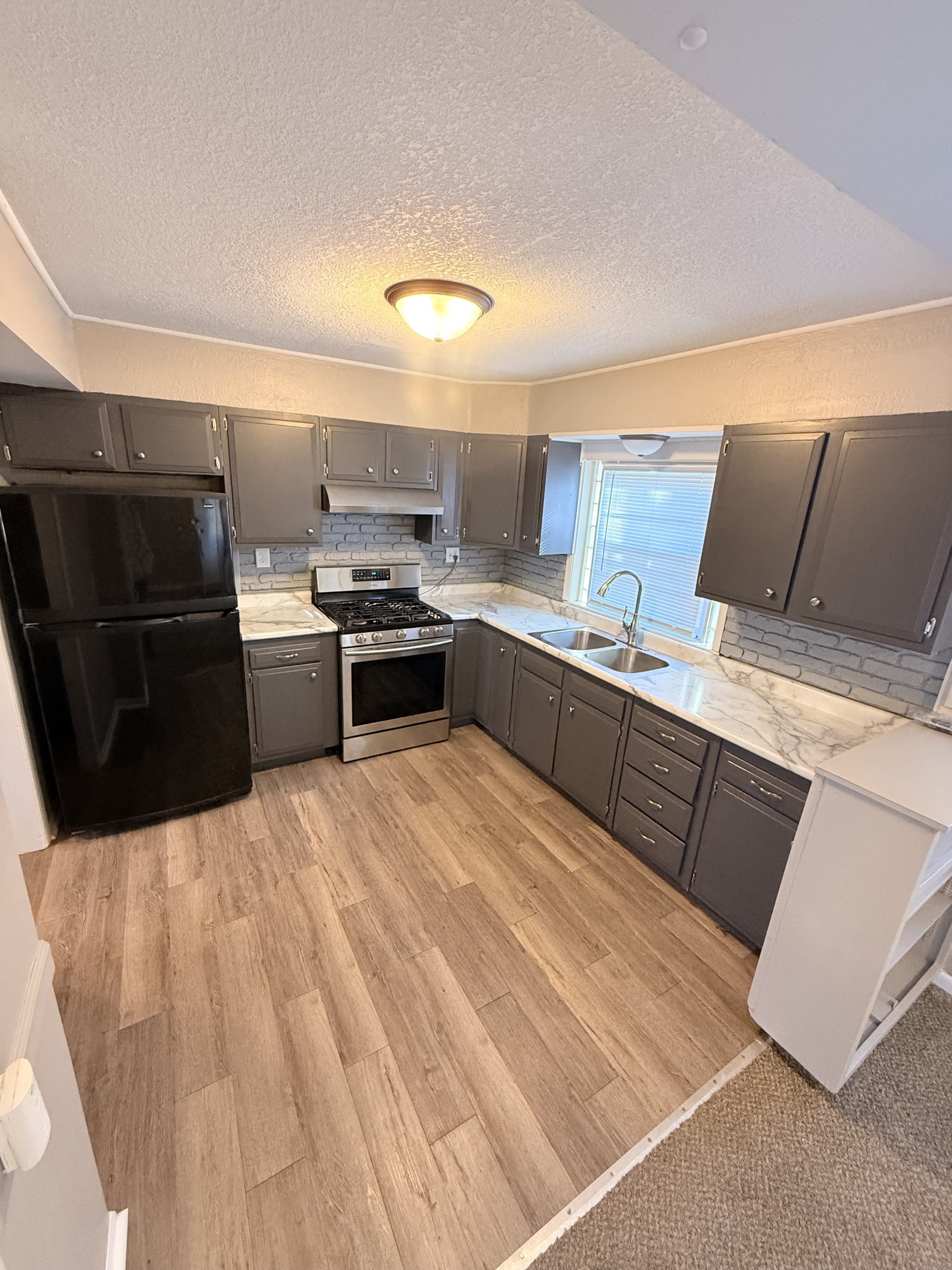 2703 Hull Avenue – photo 1