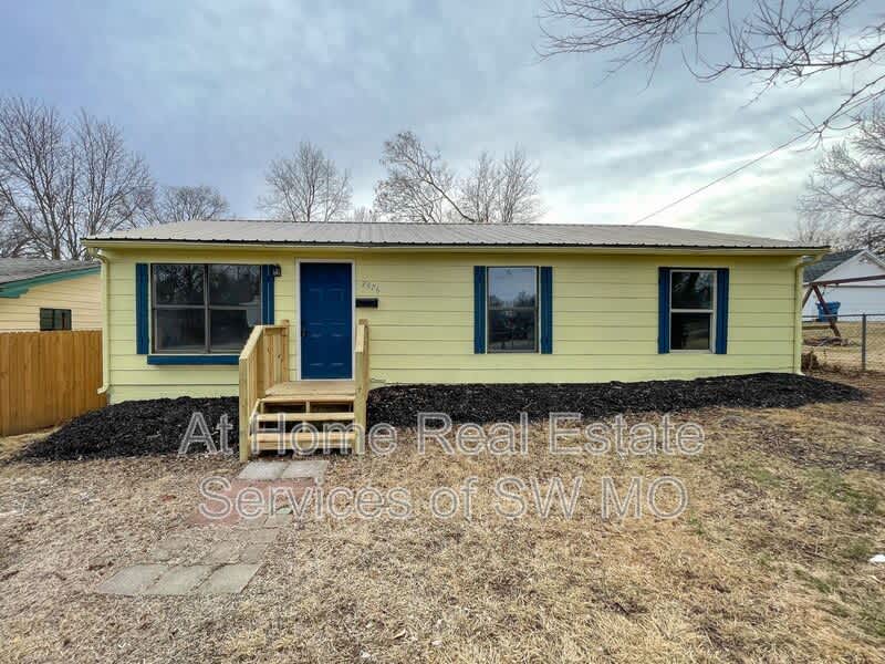 2826 W Olive St – photo 1