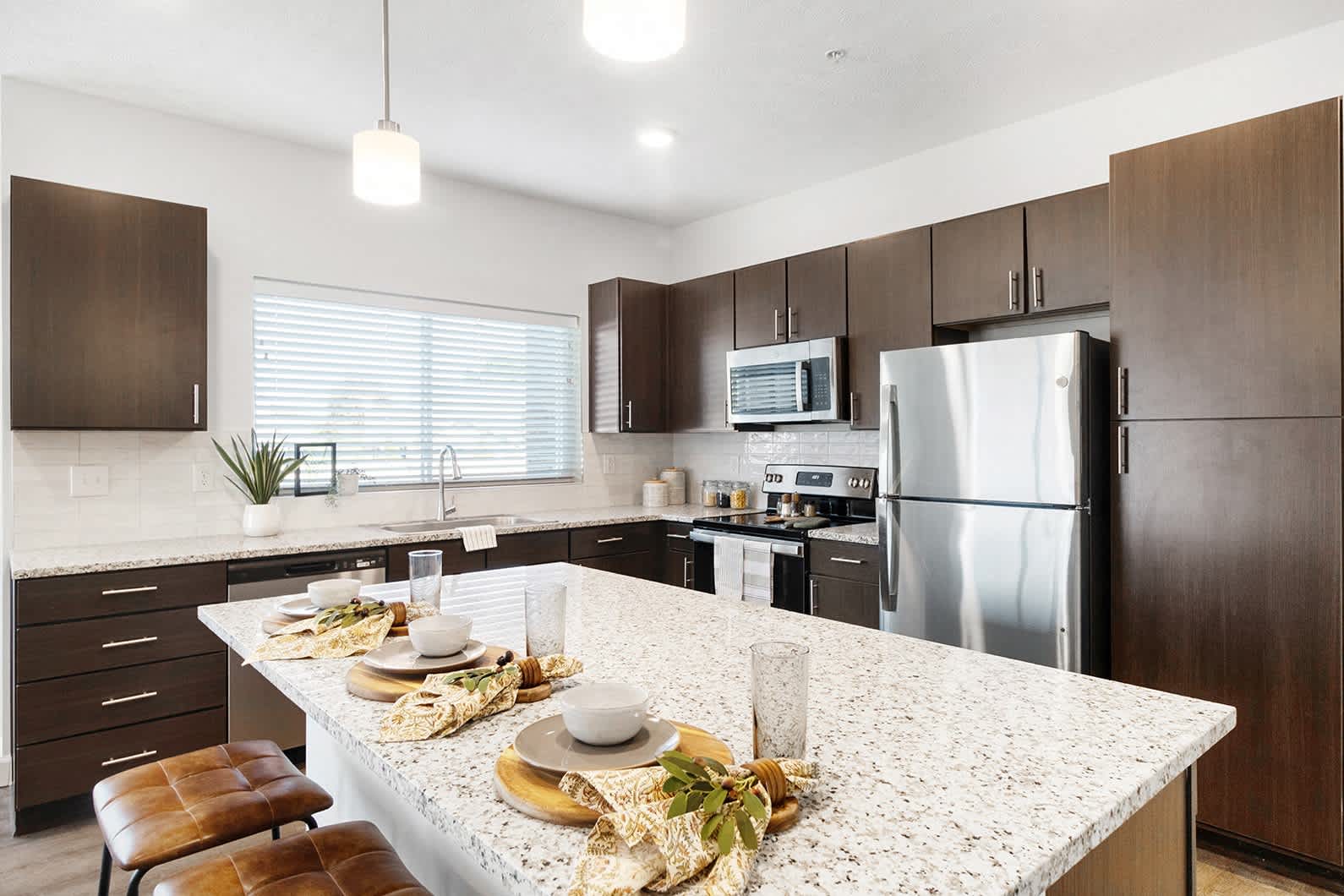 Page Living at Pinnacle Hills – photo 1