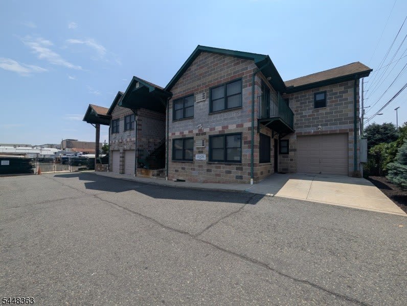 80 Schuyler Ave – photo 1 of 9