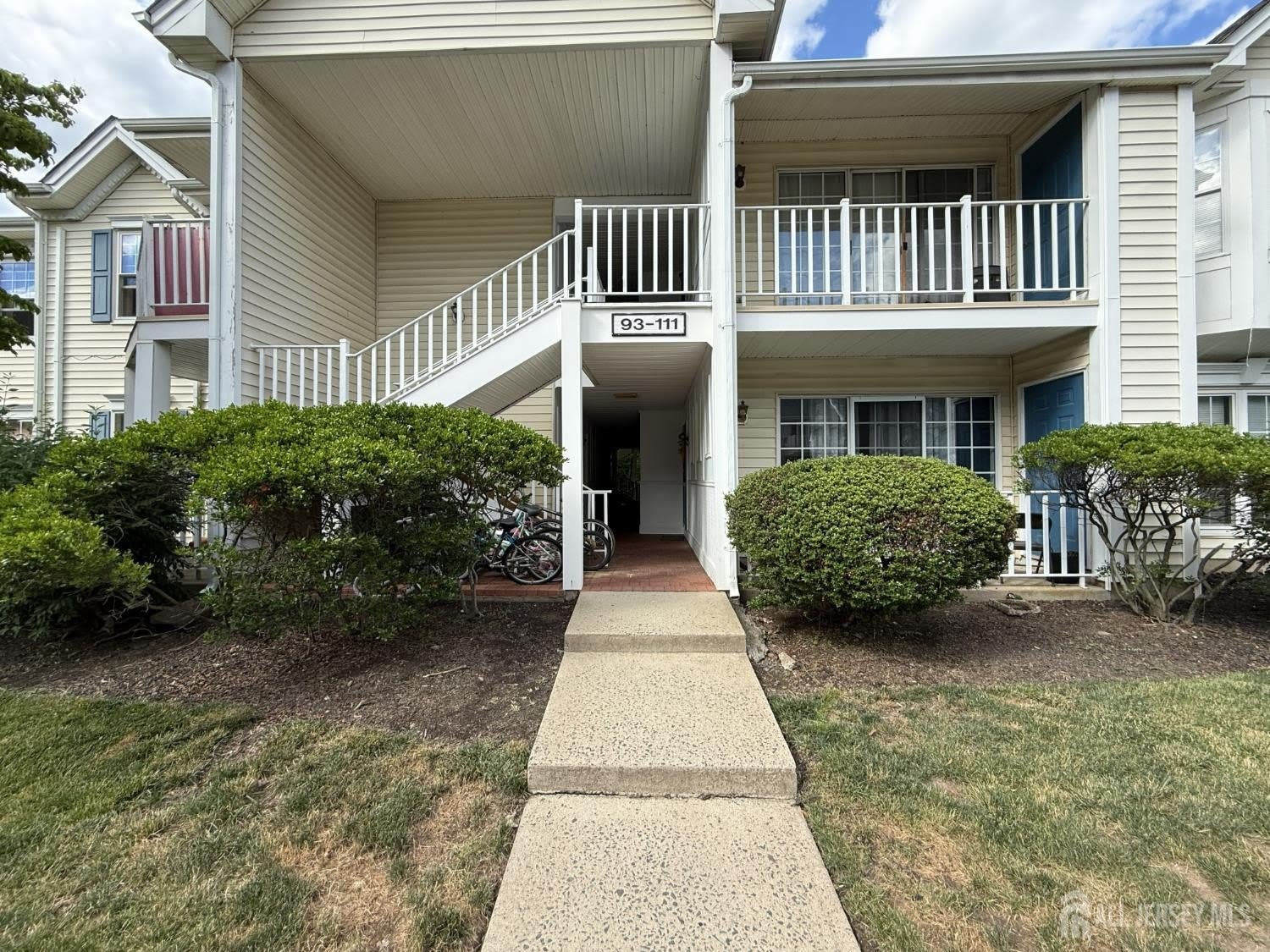 95 Sapphire Lane – photo 1 of 28