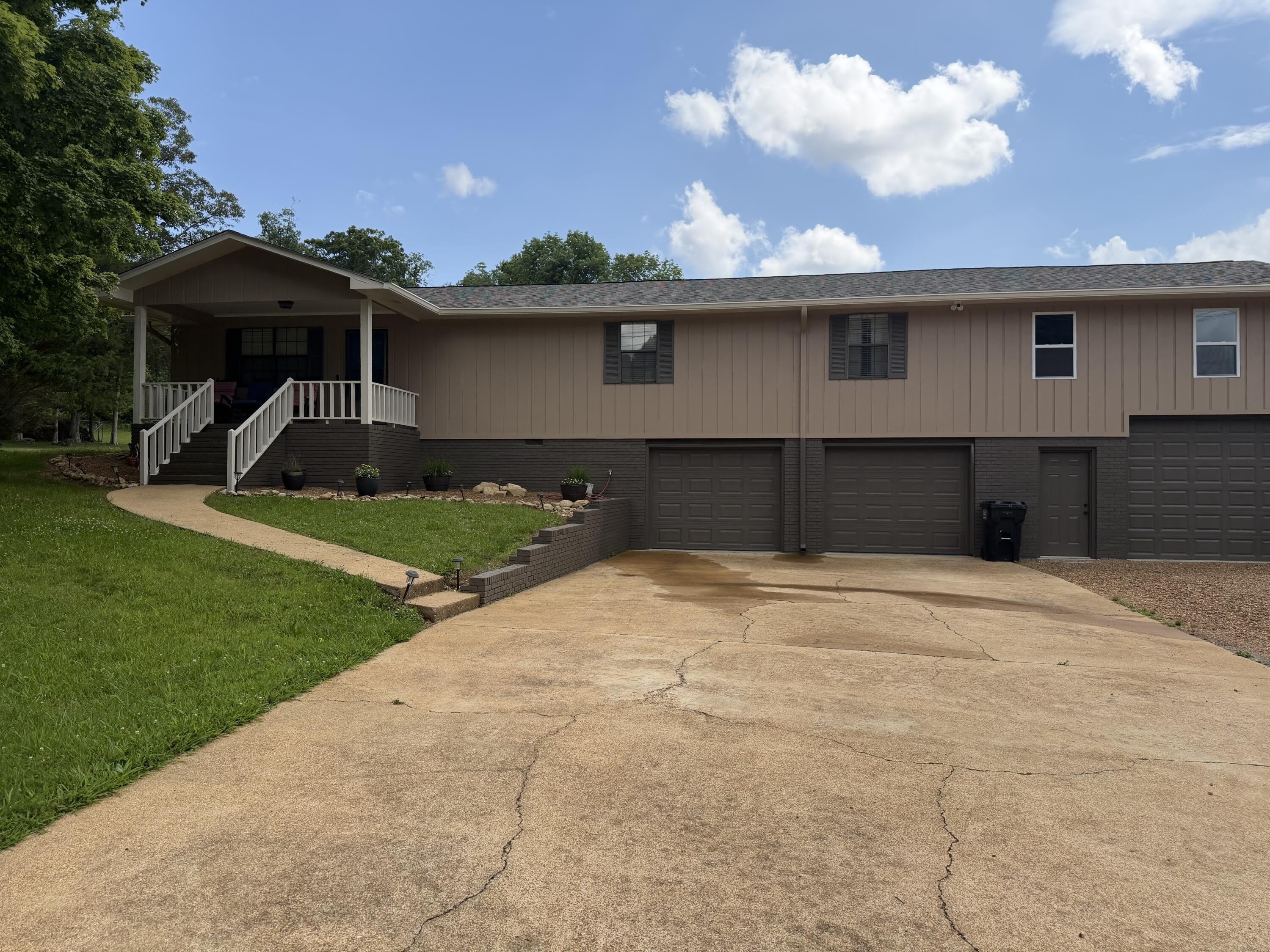 7620 Greenwood Road – photo 1 of 33