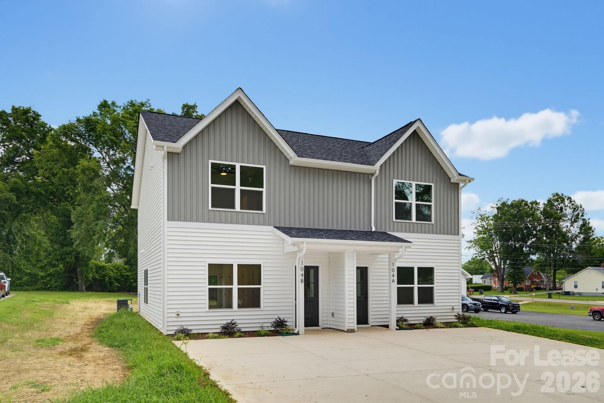 104 Maple Avenue NW – photo 1