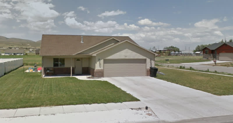 2476 W 500 N – photo 1 of 7