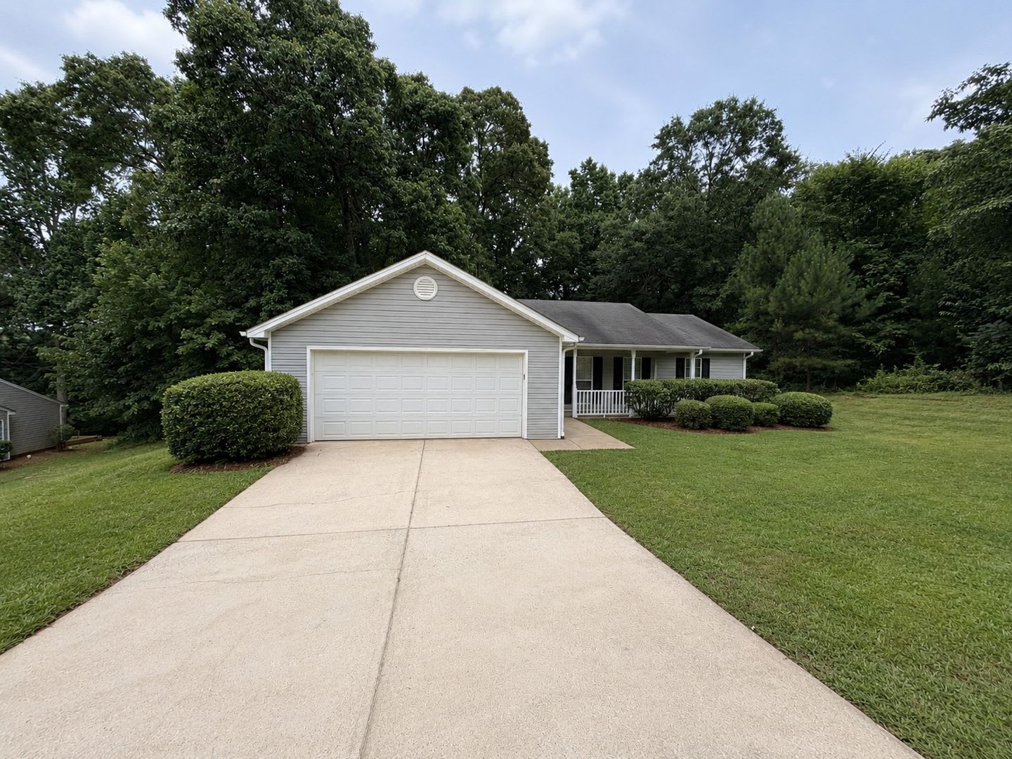 211 Ravenwood Ct. – photo 1 of 18