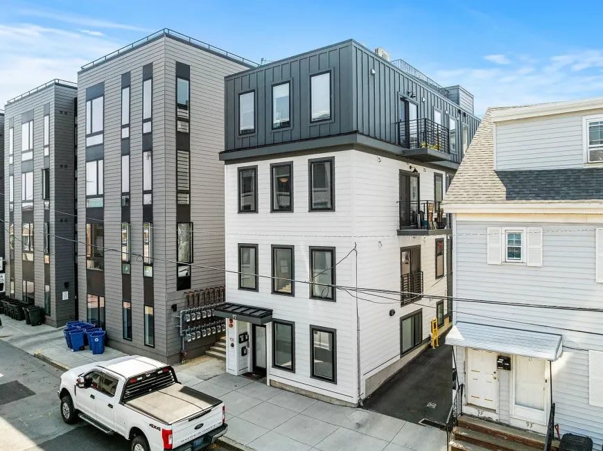 97 Condor St. – photo 1