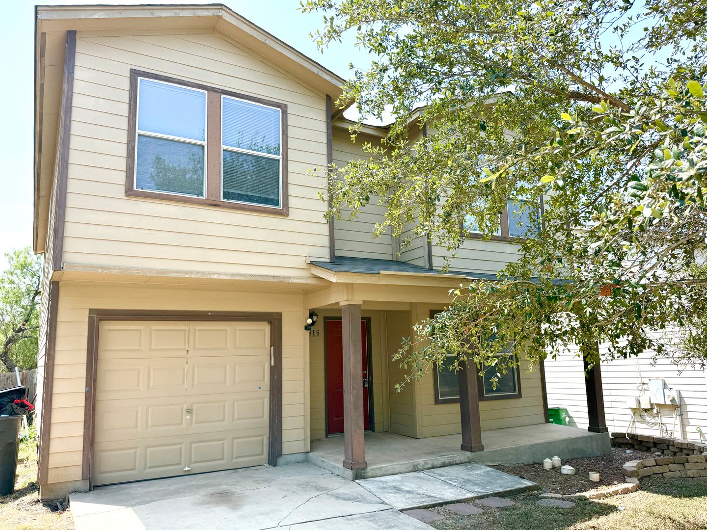 Spacious 3-Bedroom Home with Upstairs Loft & Fenced Backyard! – photo 1