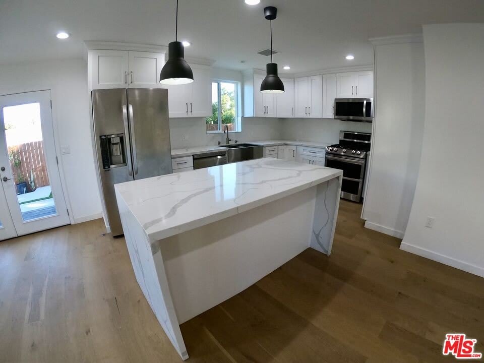 635 N Formosa Ave – photo 1