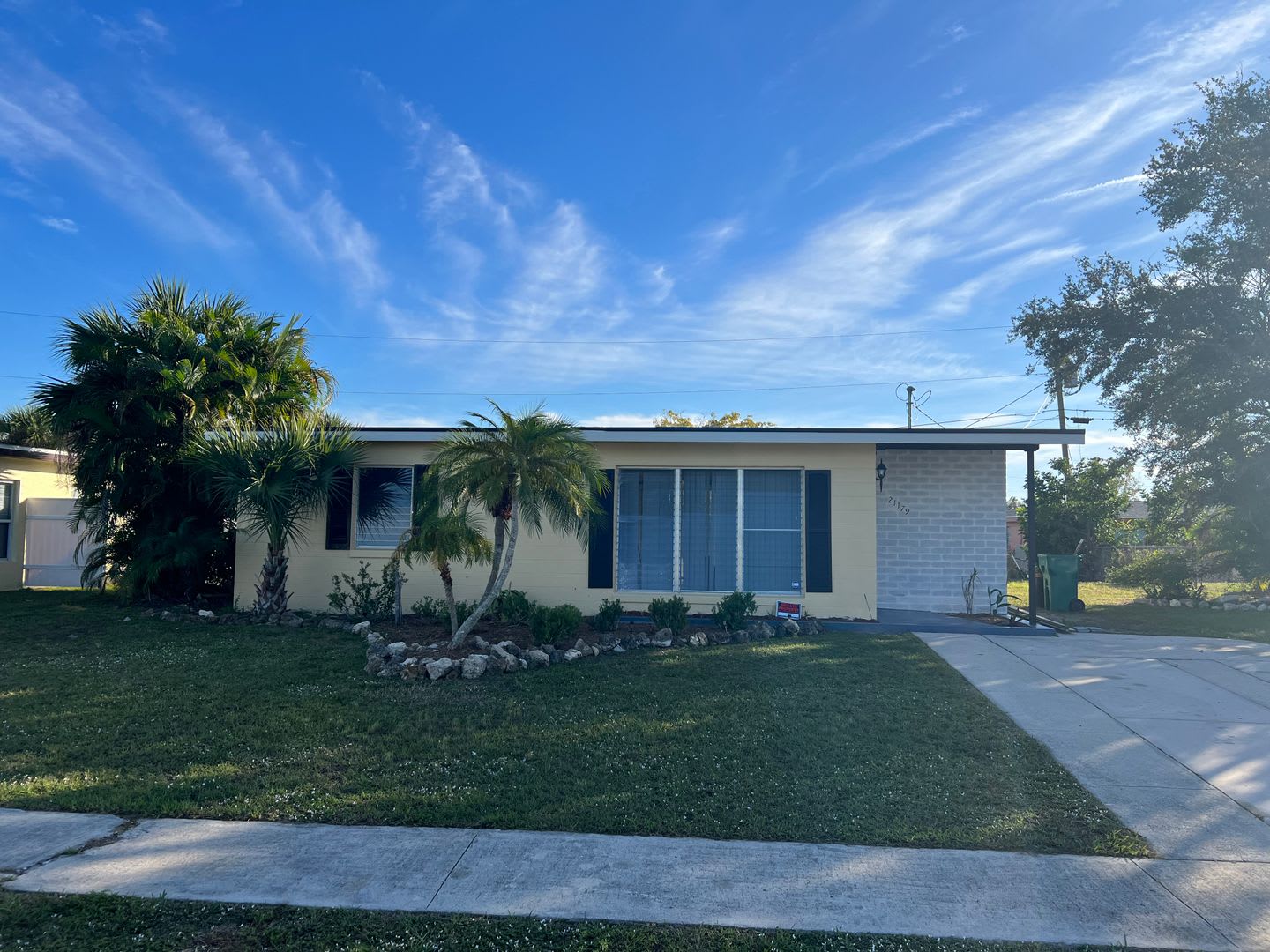 Annual 2 Bed 1 Bath Single Family Home Conveniently Located 1 295 – photo 1 of 318