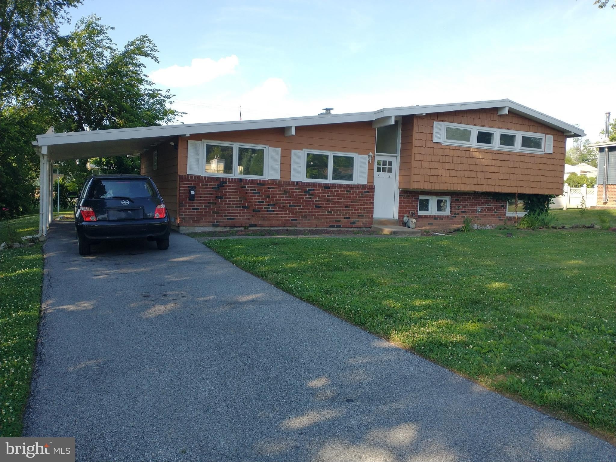 512 DARTMOUTH Drive – photo 1 of 25