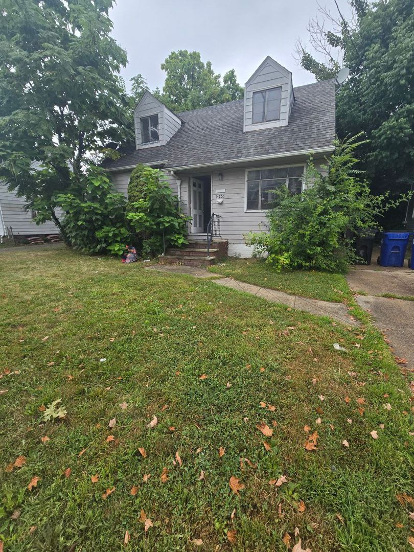 3 bedroom SINGLE family home – photo 1
