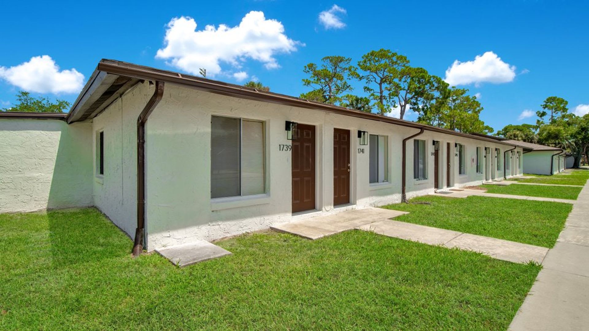 Parkside Villas – Renovated Villa-Style Living – photo 1 of 10