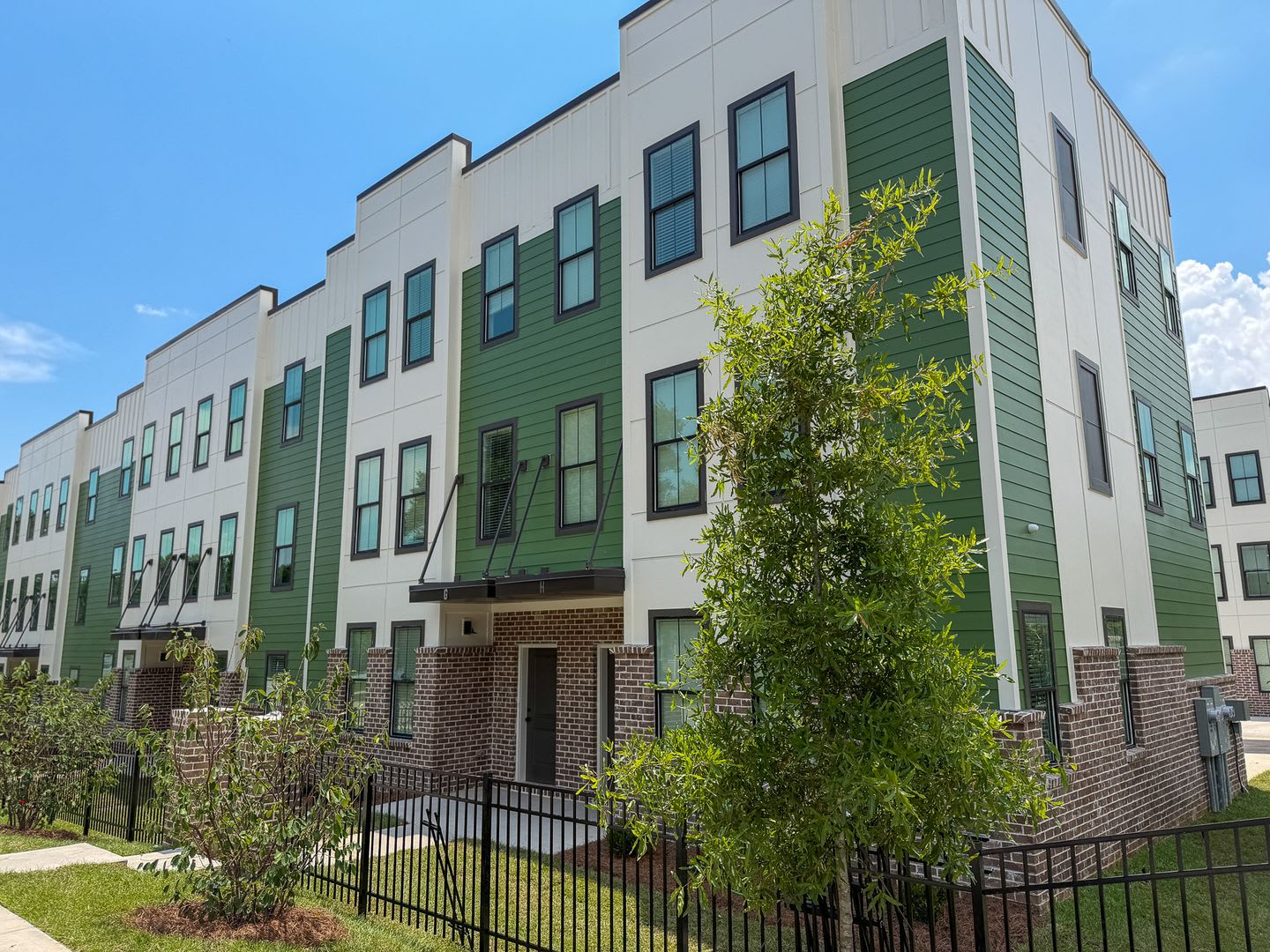 NEW Off-Campus for Students! – photo 1