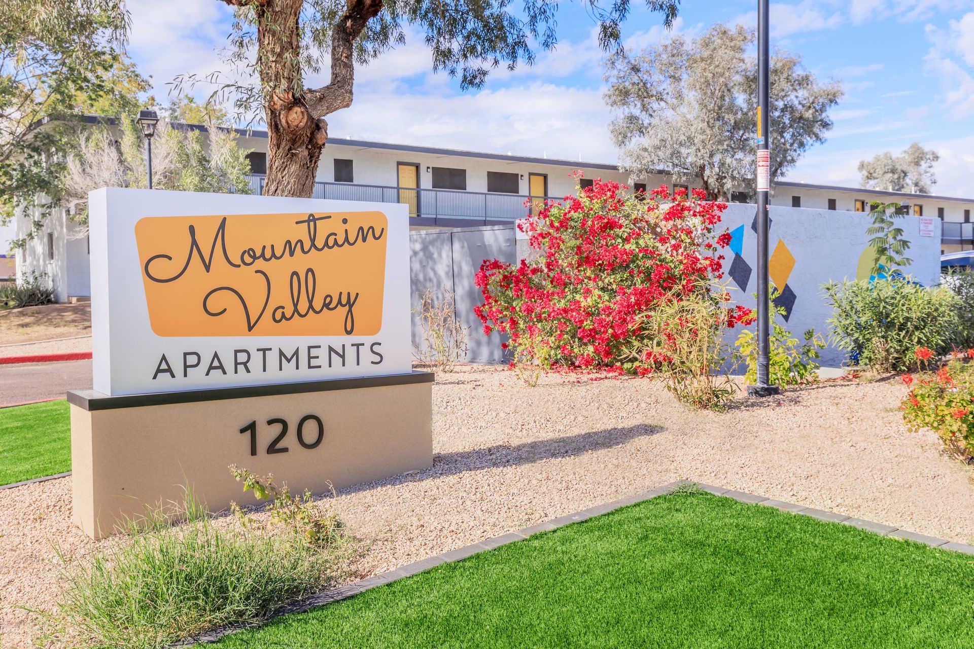 Mountain Valley Apartments – photo 1
