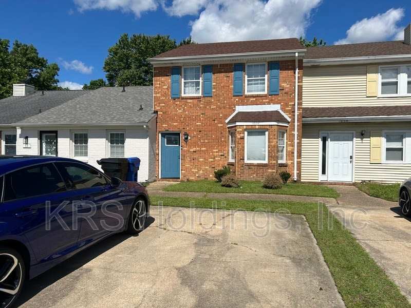 1652 Fairfax Dr – photo 1