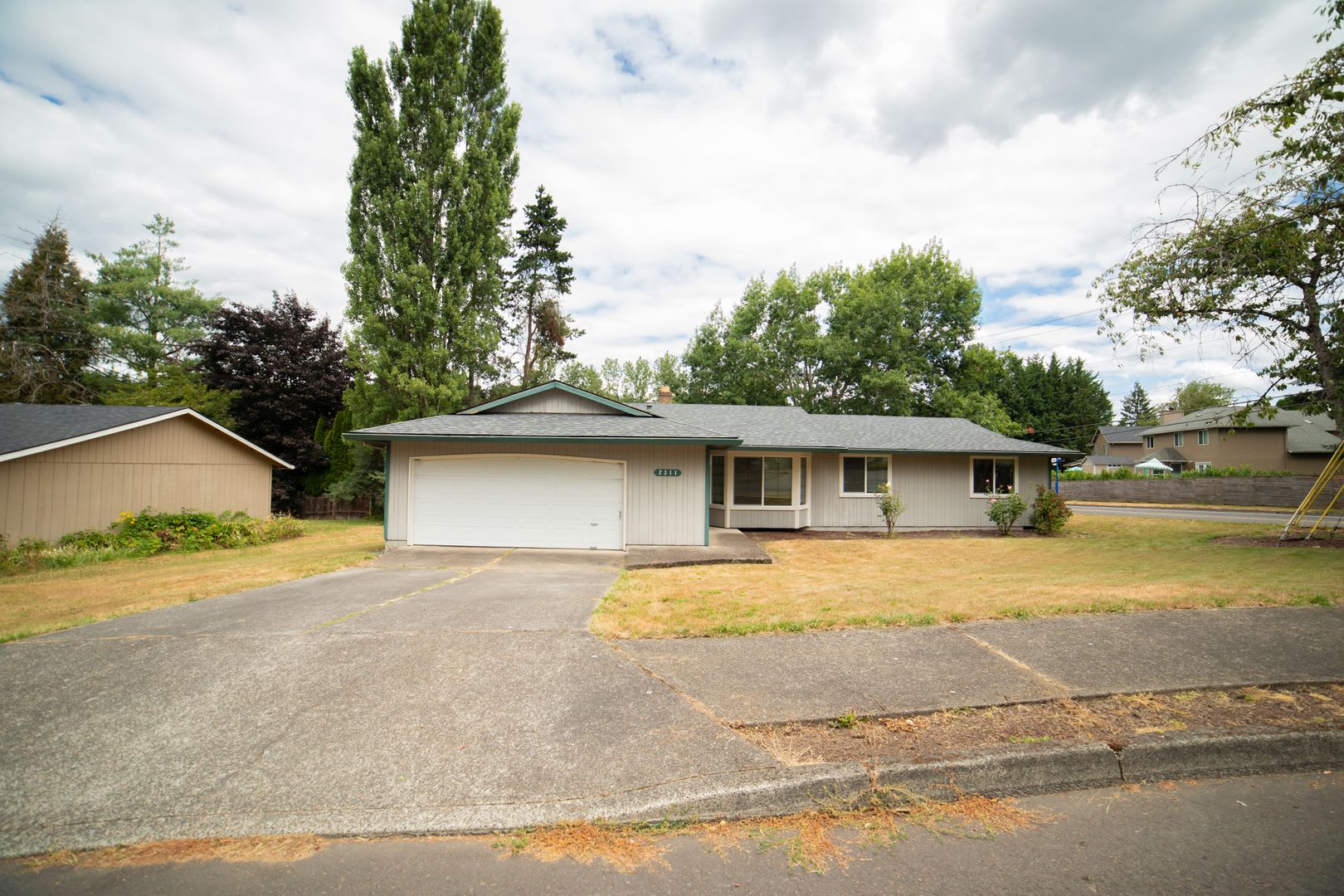 Three Bedroom Ranch in Can't Beat West Linn Location – photo 1 of 26