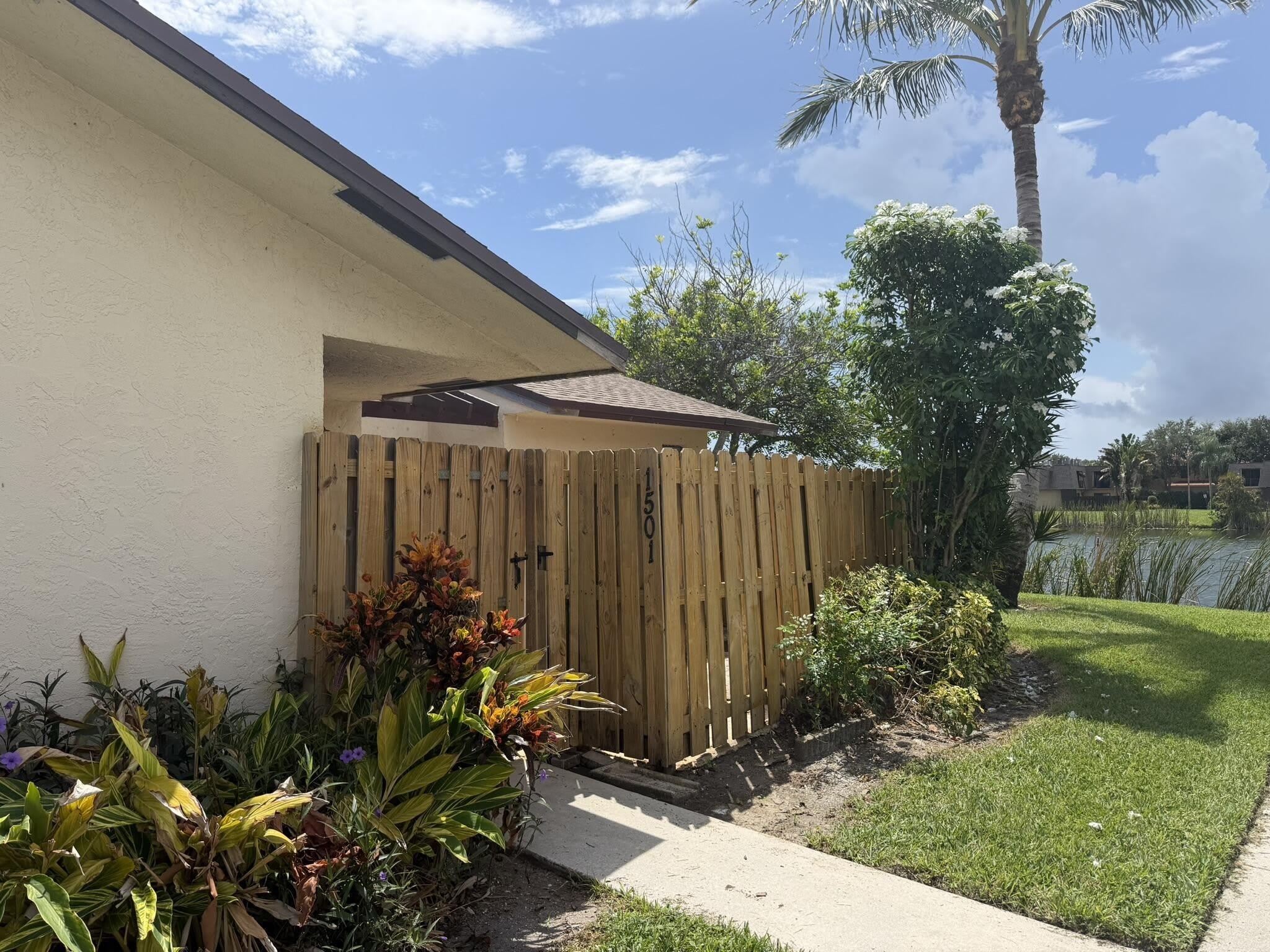 1501 WATERVIEW Circle – photo 1