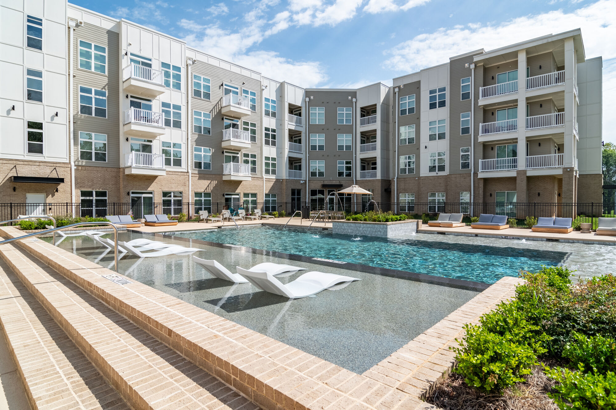 Lofts at Hamilton Luxury Apartments – photo 1 of 25