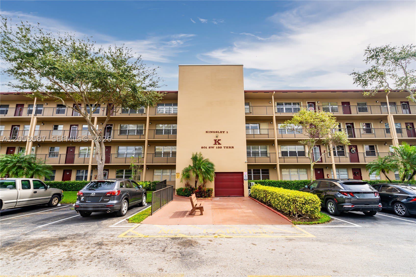 801 SW 133rd Ter – photo 1