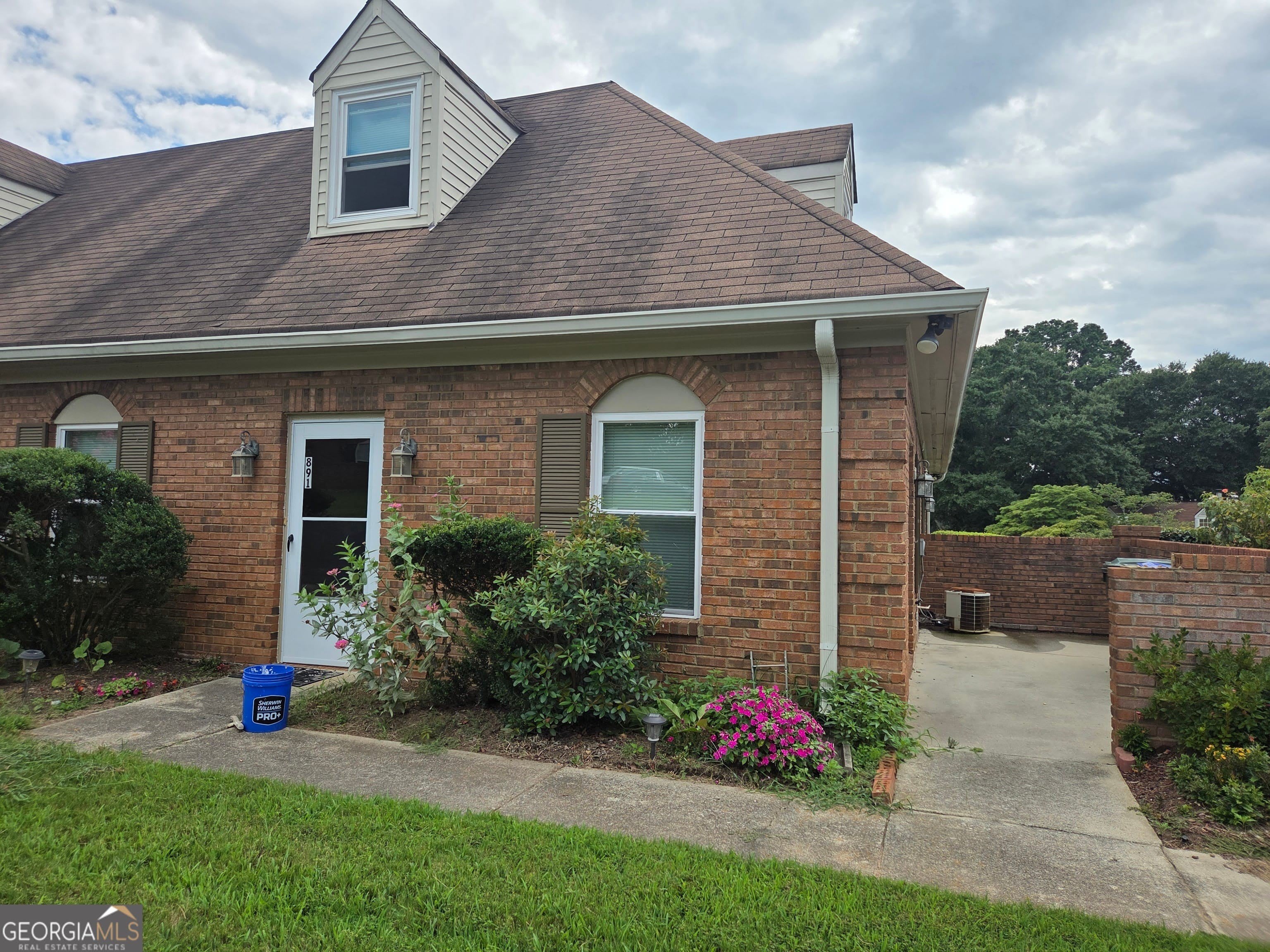 893 Ne Park Place – photo 1 of 181