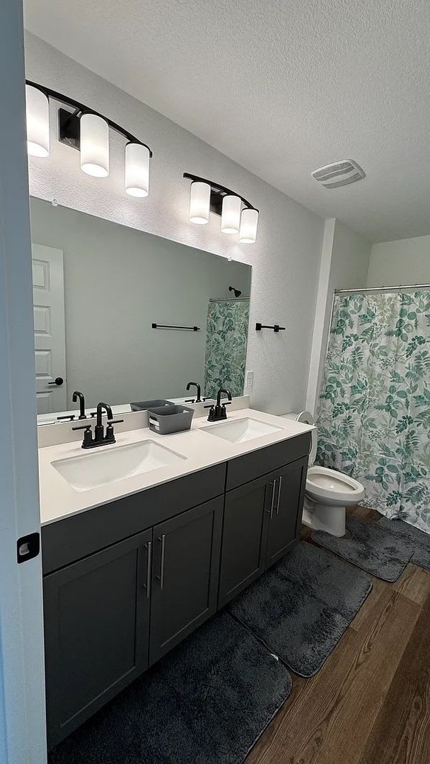 Room in 5 Bedroom Home at Bacalar Bnd – photo 1 of 10