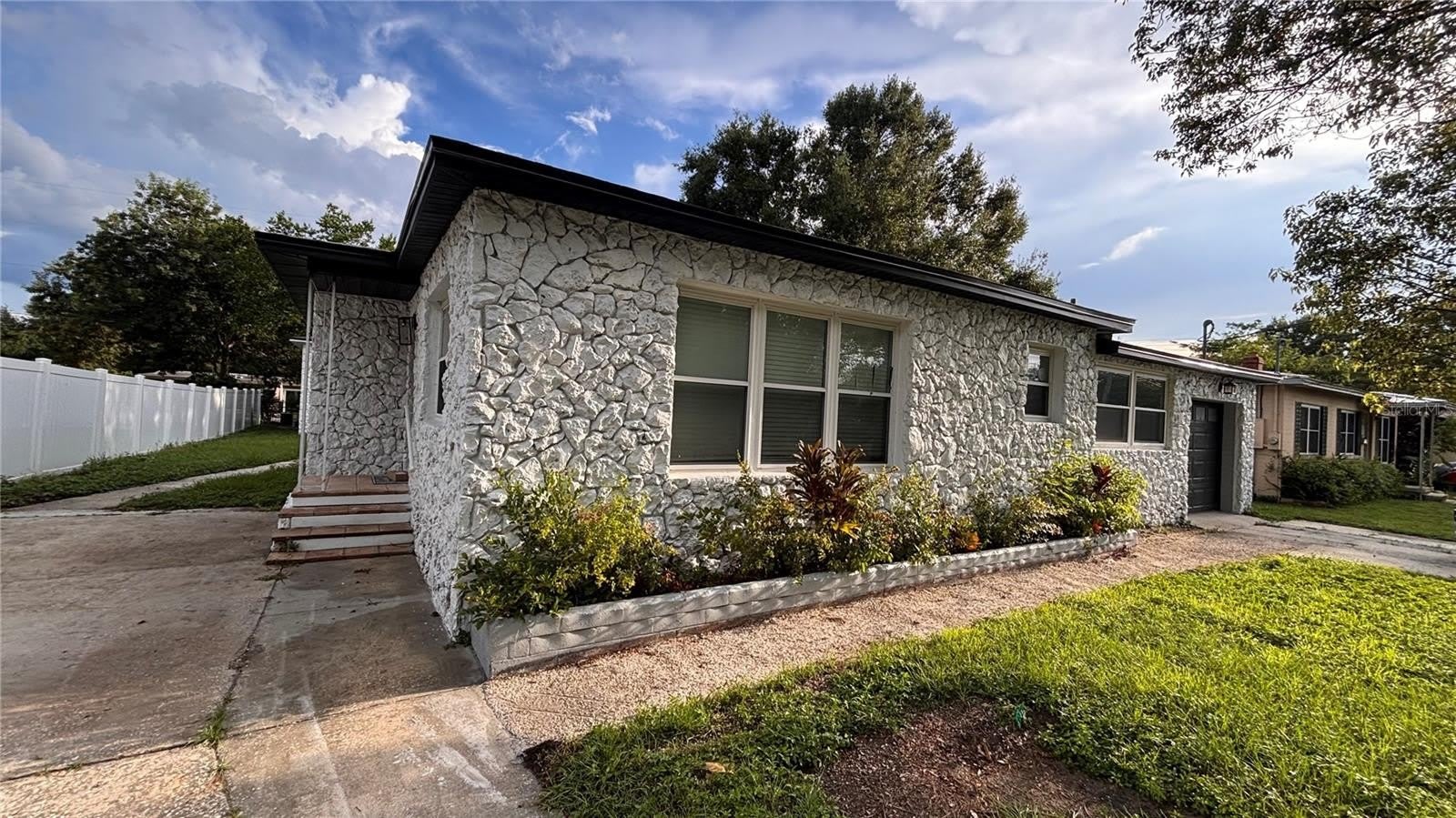 2816 HARGILL Drive – photo 1