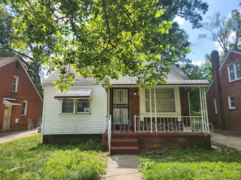 19455 Avon Avenue – photo 1