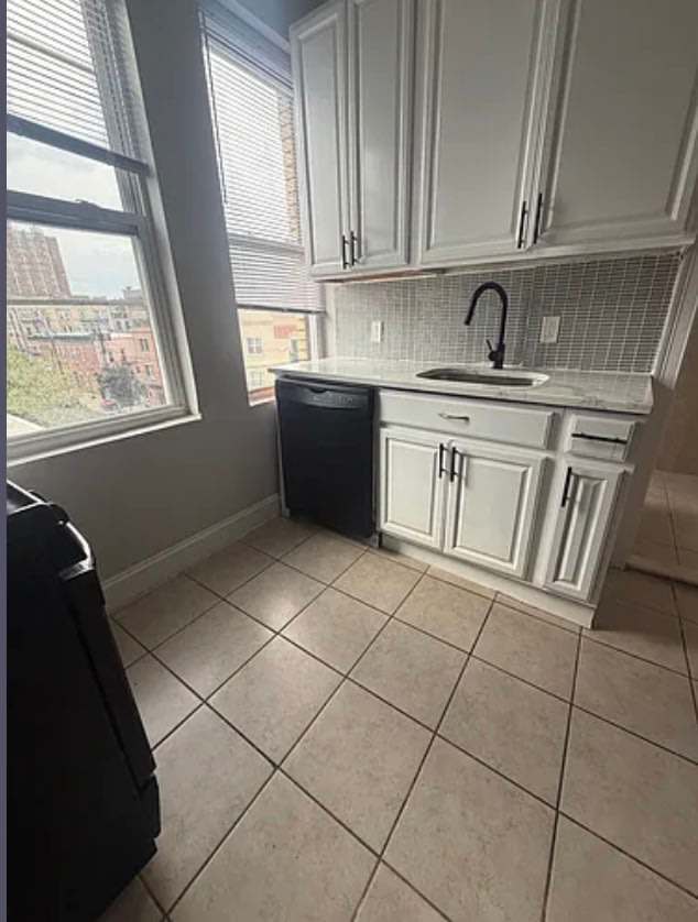 6120 Monroe Pl – photo 1 of 8