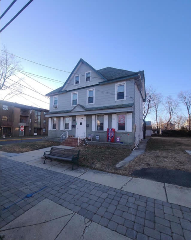 230 Broadway C – photo 1 of 8