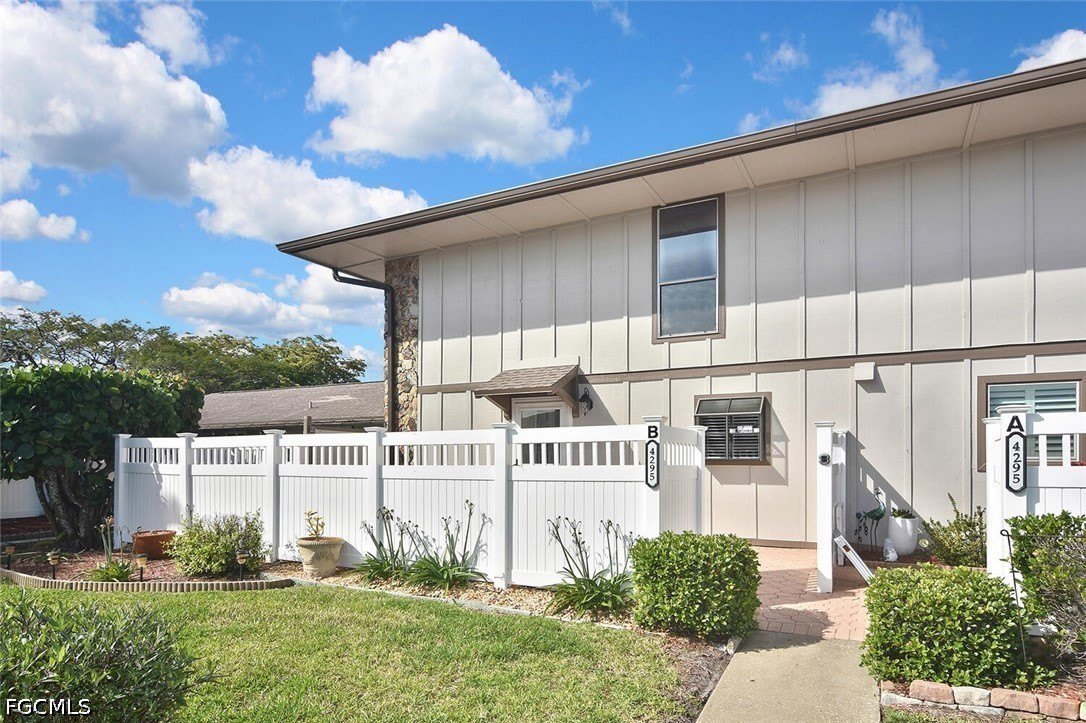 4295 Island Circle – photo 1 of 42