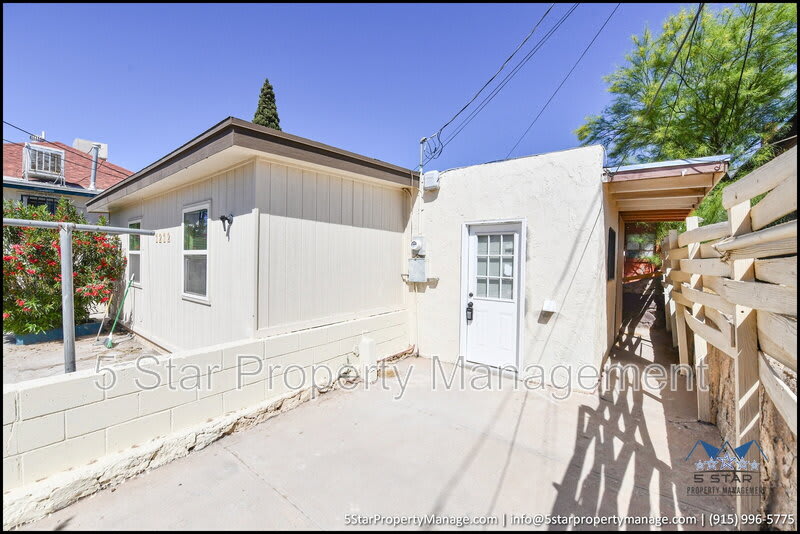 1212 North Laurel Street – photo 1