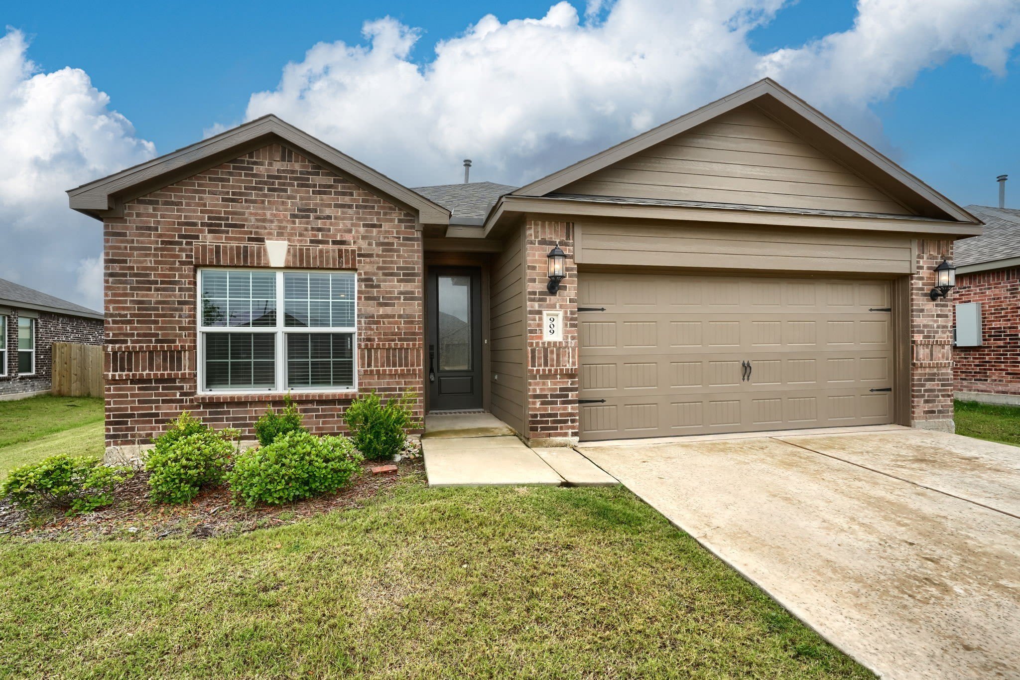 909 Emerson Drive – photo 1 of 25
