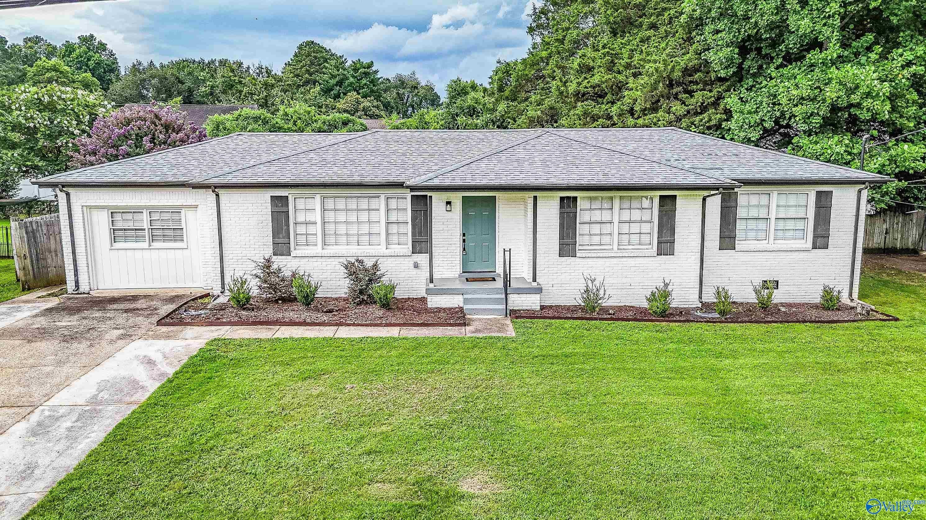 307 Meadowbrook Drive – photo 1