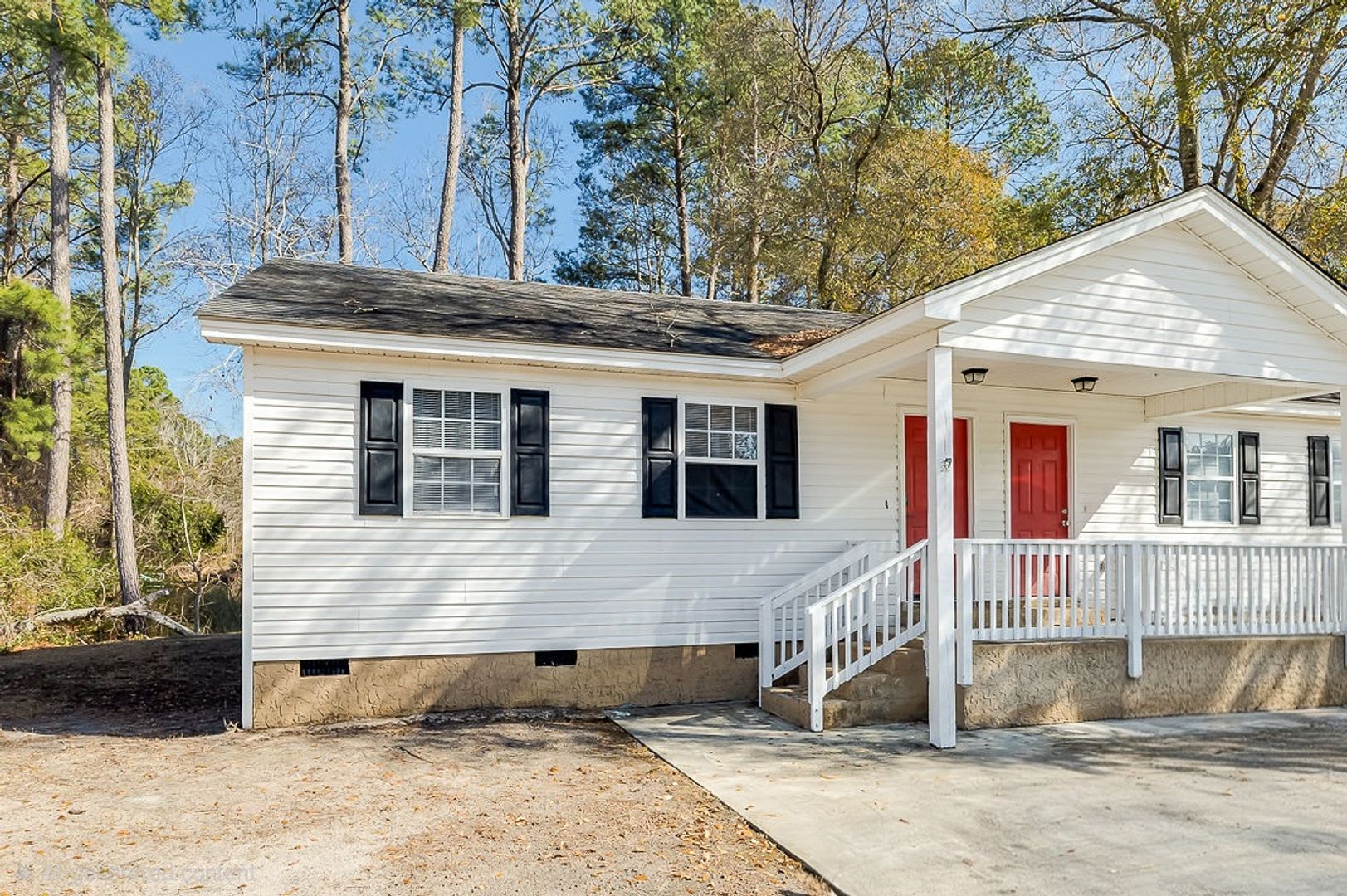 Charming 2BR Duplex with Spacious Yard in Springfield – photo 1 of 20