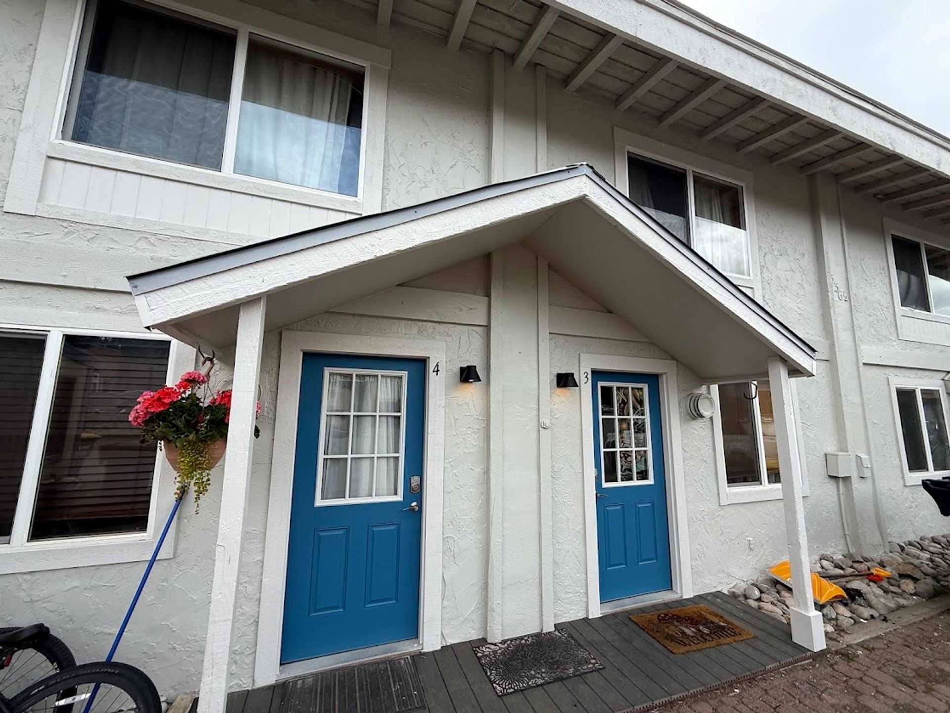 Downtown 2bedroom Townhome – photo 1