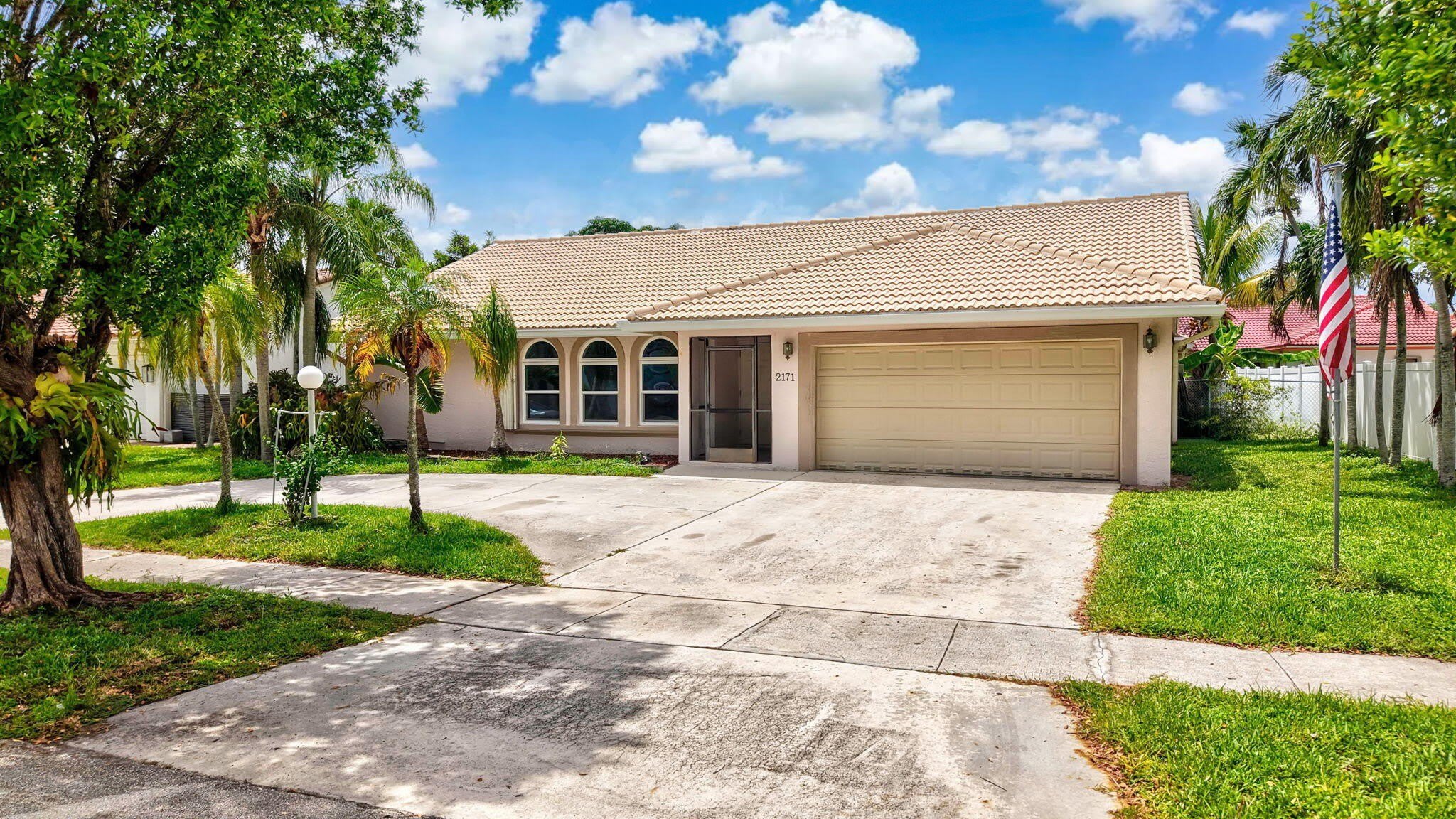 2171 NW 76th Avenue – photo 1