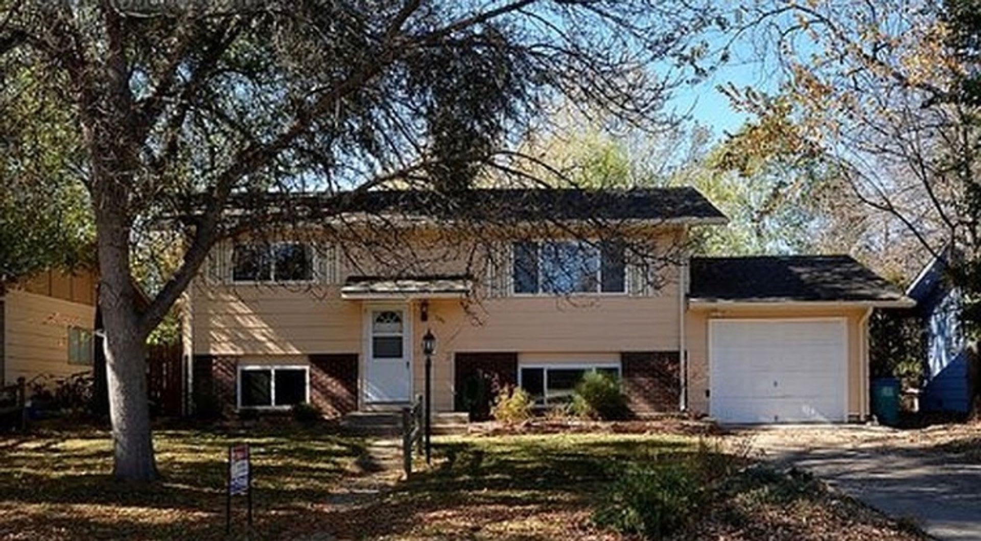 AVAILABLE AUGUST! Huge 4 bedroom/2 bath home with large fenced yard – photo 1
