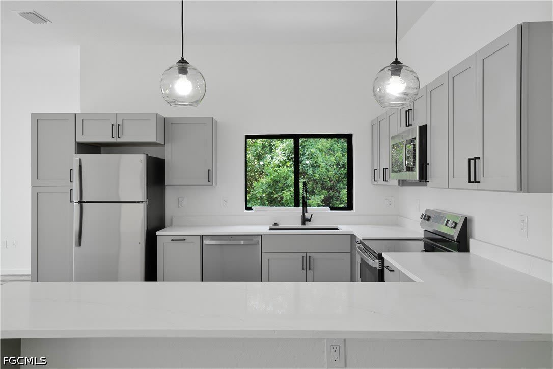 603 Hawthorne Avenue S – photo 1