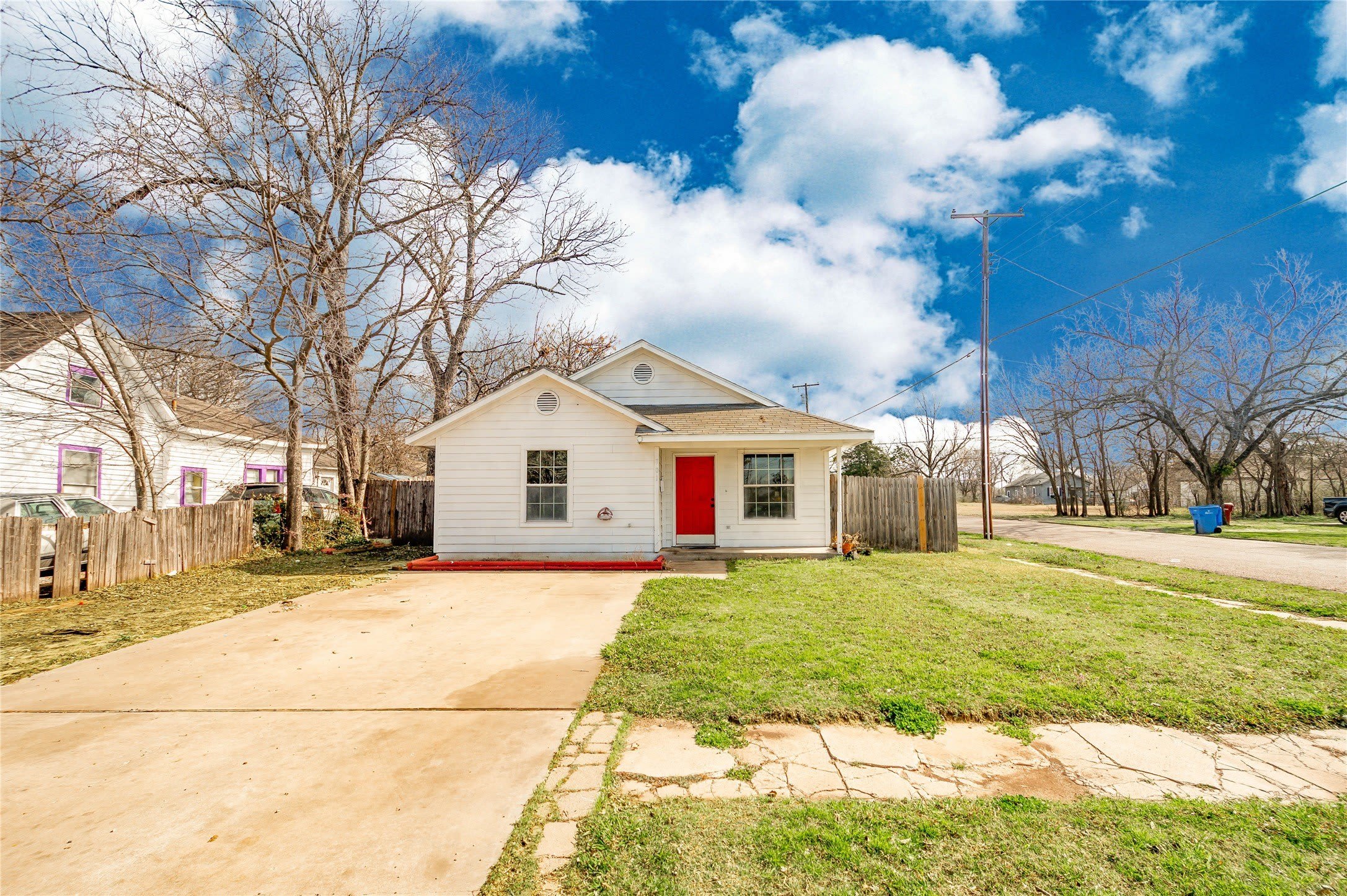 701 E College Street – photo 1