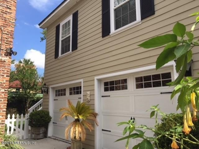 2830 OAK Street – photo 1 of 26