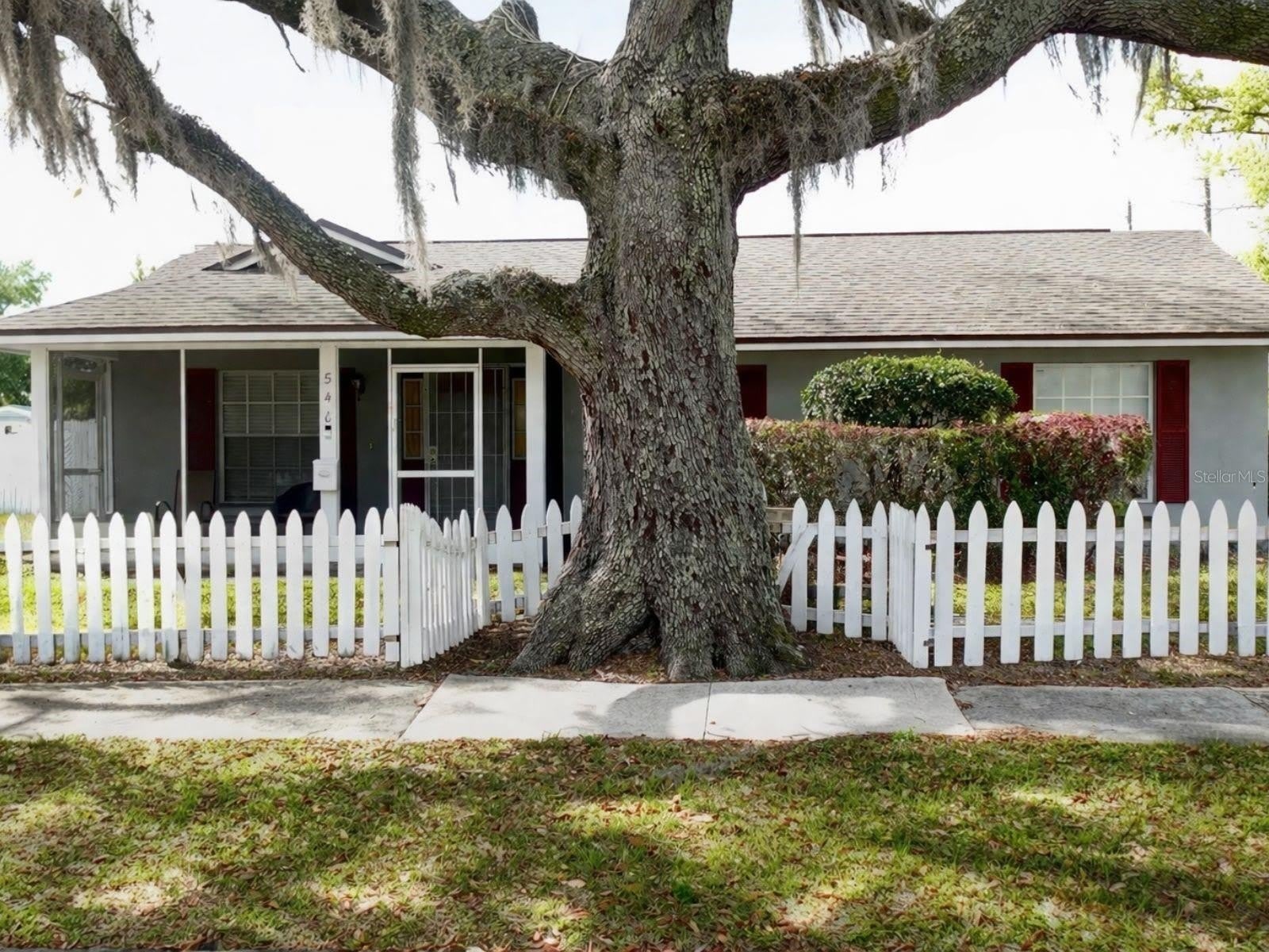 540 W COMSTOCK Avenue – photo 1 of 20