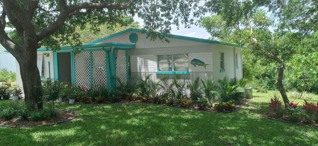 1933 Ne Lake Place – photo 1 of 139