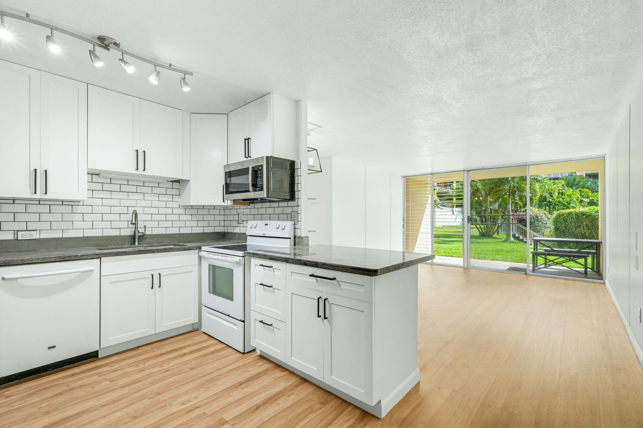 95-2048 Waikalani Pl #D102 – photo 1 of 16
