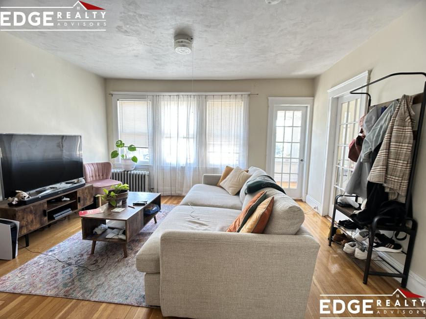 292 Foster St – photo 1